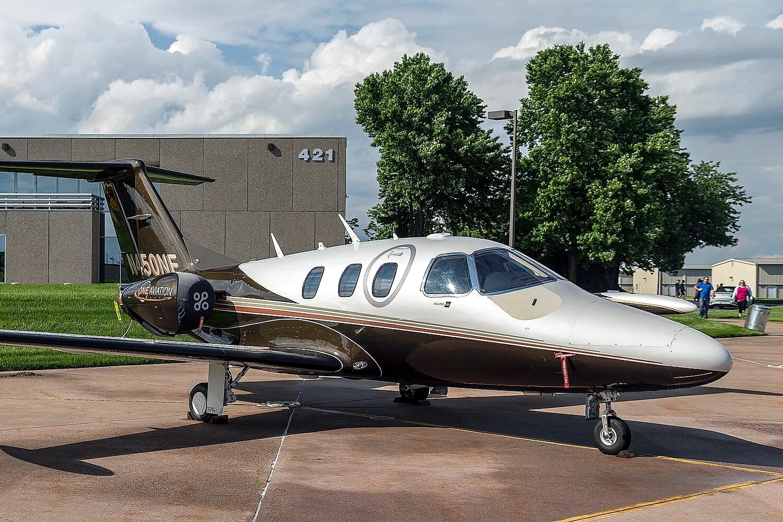 Eclipse 550 exterior